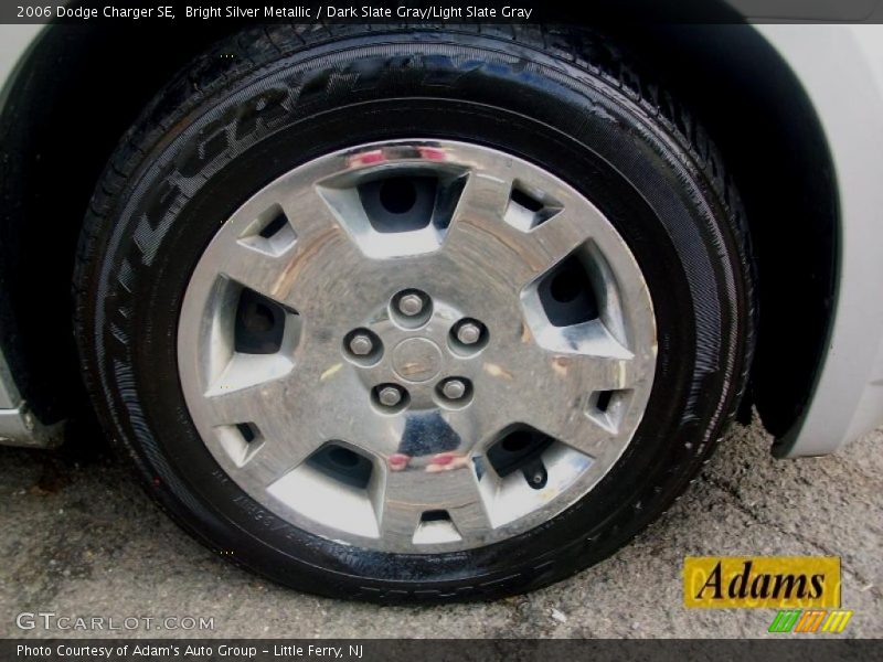 Bright Silver Metallic / Dark Slate Gray/Light Slate Gray 2006 Dodge Charger SE