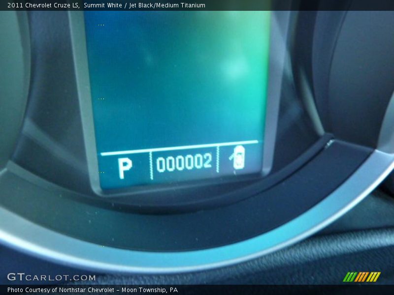 Summit White / Jet Black/Medium Titanium 2011 Chevrolet Cruze LS