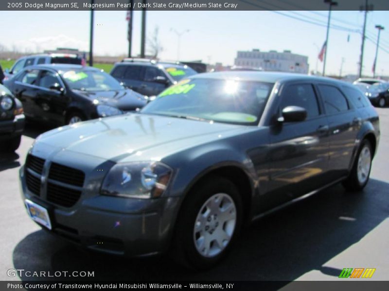 Magnesium Pearl / Dark Slate Gray/Medium Slate Gray 2005 Dodge Magnum SE