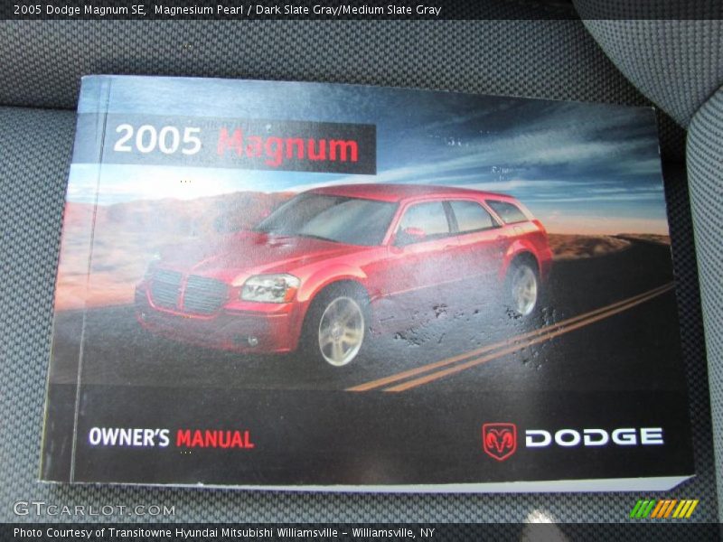 Magnesium Pearl / Dark Slate Gray/Medium Slate Gray 2005 Dodge Magnum SE