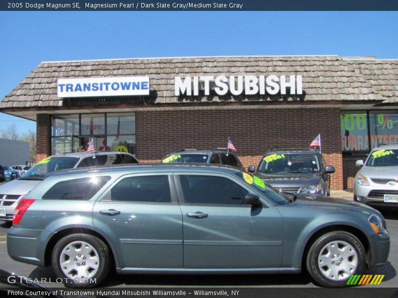 Magnesium Pearl / Dark Slate Gray/Medium Slate Gray 2005 Dodge Magnum SE
