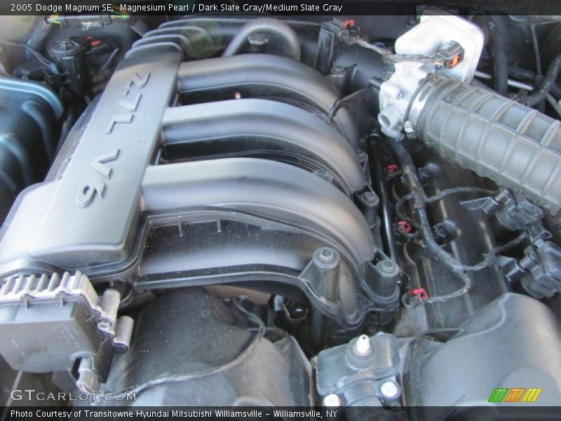Magnesium Pearl / Dark Slate Gray/Medium Slate Gray 2005 Dodge Magnum SE