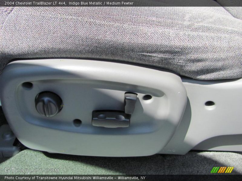 Indigo Blue Metallic / Medium Pewter 2004 Chevrolet TrailBlazer LT 4x4