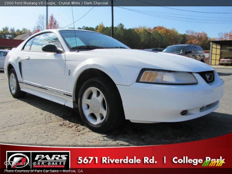Crystal White / Dark Charcoal 2000 Ford Mustang V6 Coupe