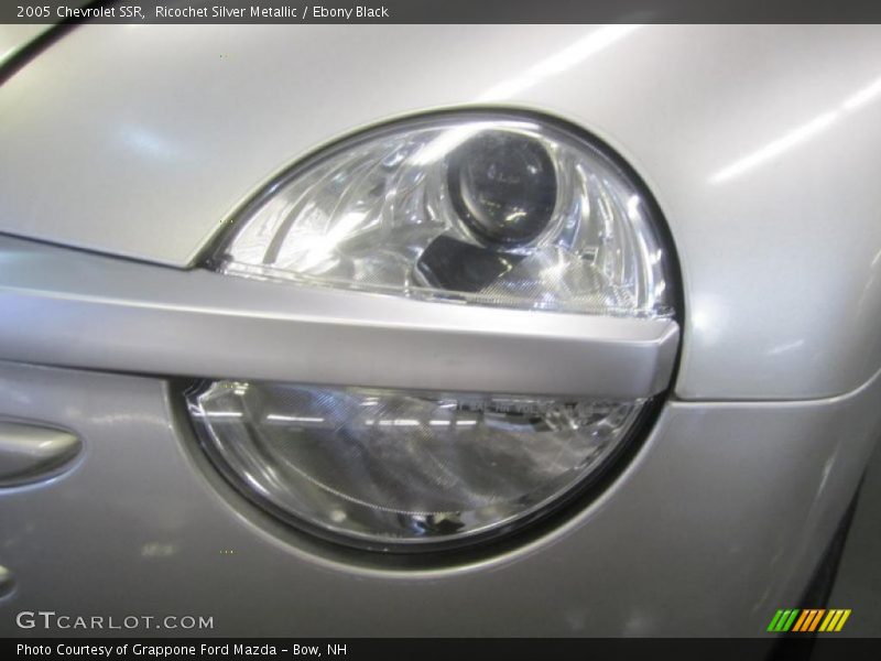 Ricochet Silver Metallic / Ebony Black 2005 Chevrolet SSR