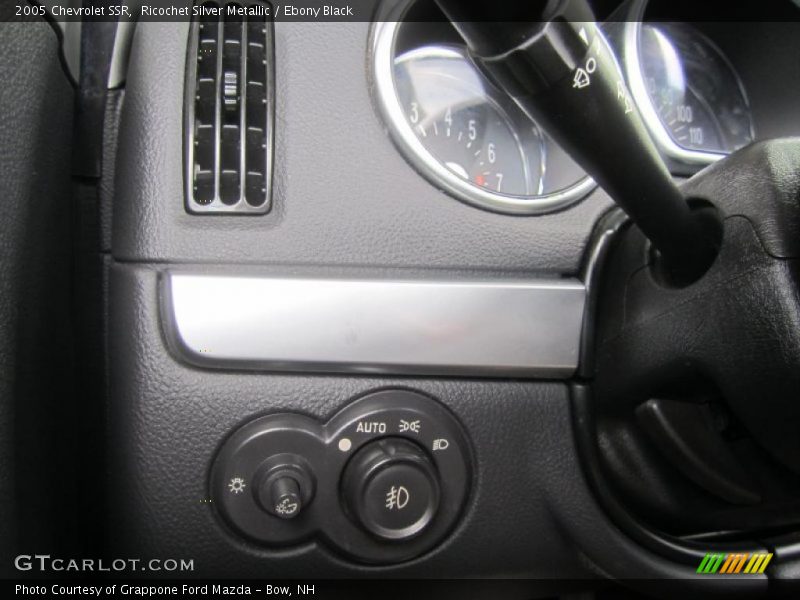 Ricochet Silver Metallic / Ebony Black 2005 Chevrolet SSR