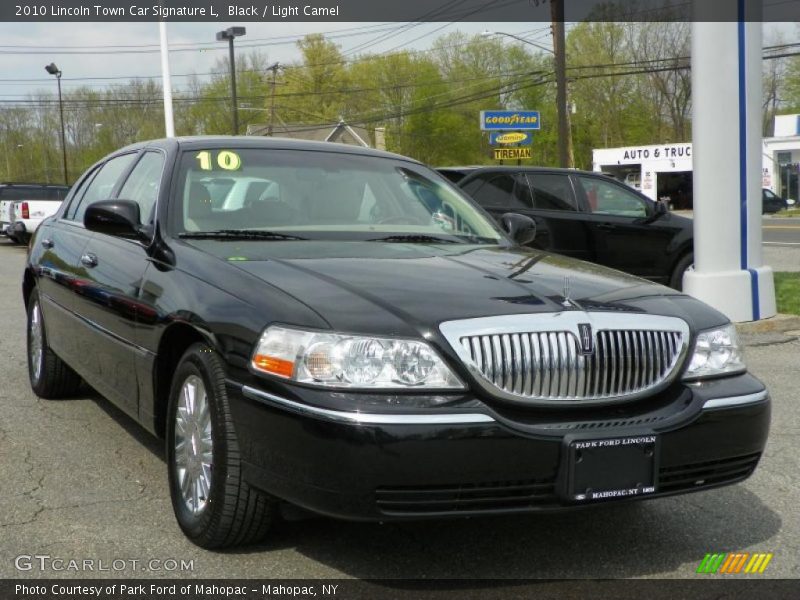 Black / Light Camel 2010 Lincoln Town Car Signature L
