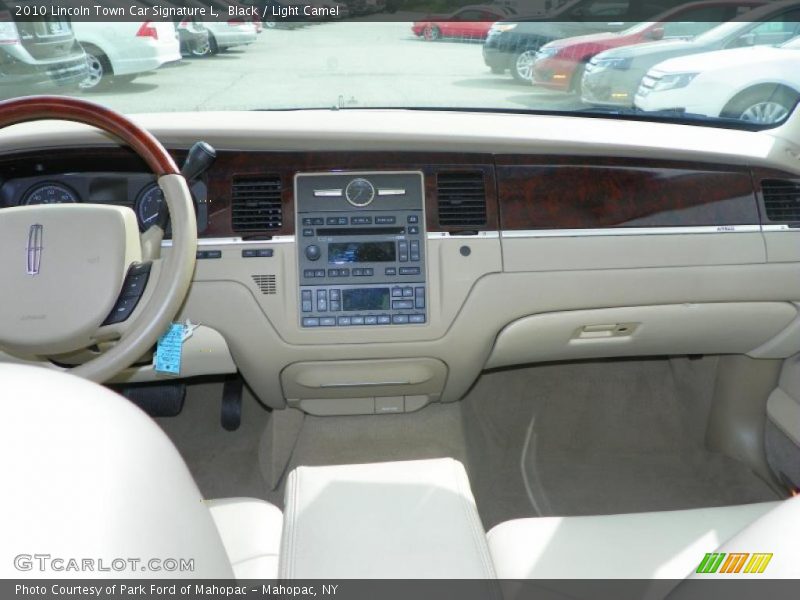 Black / Light Camel 2010 Lincoln Town Car Signature L