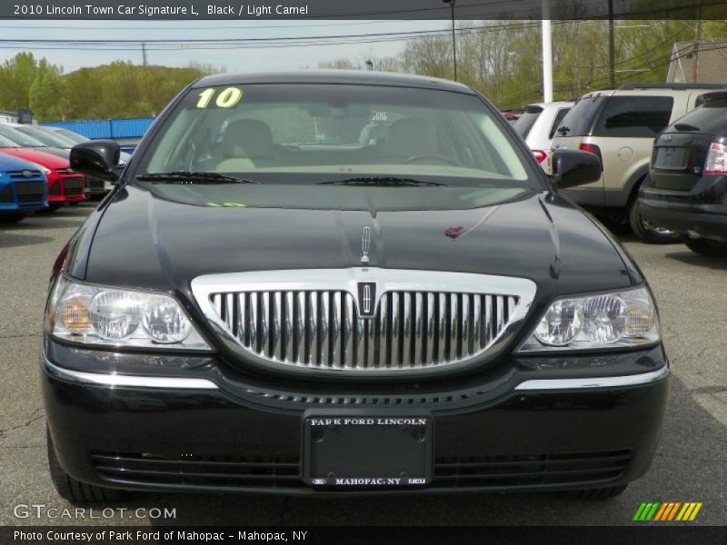 Black / Light Camel 2010 Lincoln Town Car Signature L