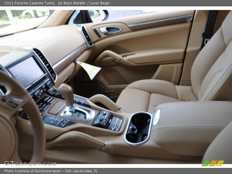 Jet Black Metallic / Luxor Beige 2011 Porsche Cayenne Turbo