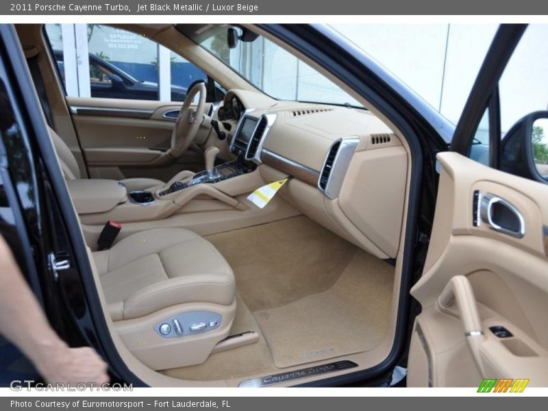 Jet Black Metallic / Luxor Beige 2011 Porsche Cayenne Turbo