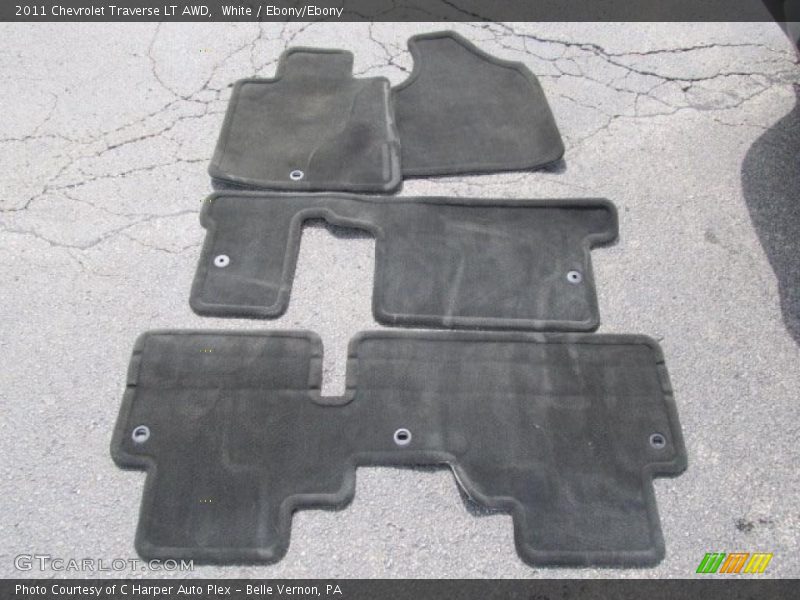 White / Ebony/Ebony 2011 Chevrolet Traverse LT AWD