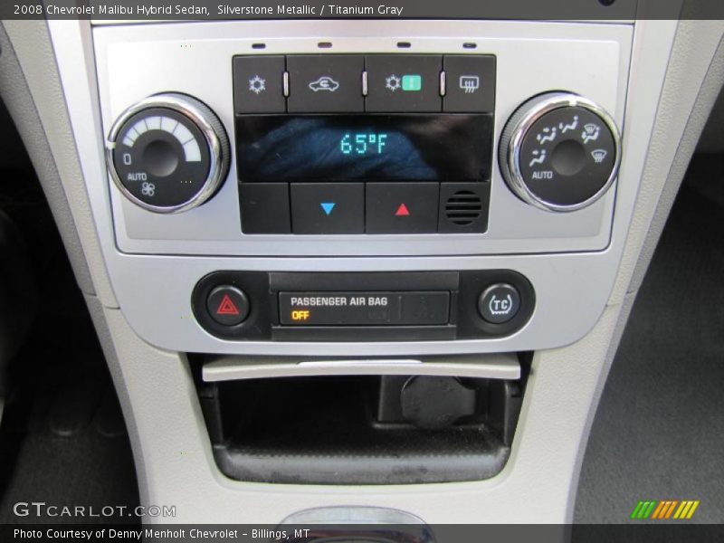 Controls of 2008 Malibu Hybrid Sedan