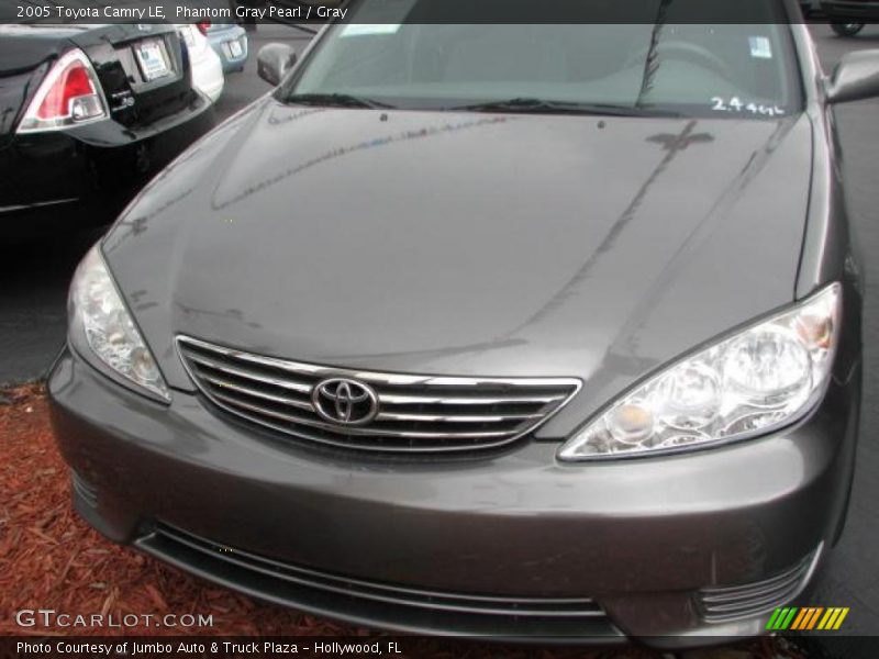 Phantom Gray Pearl / Gray 2005 Toyota Camry LE