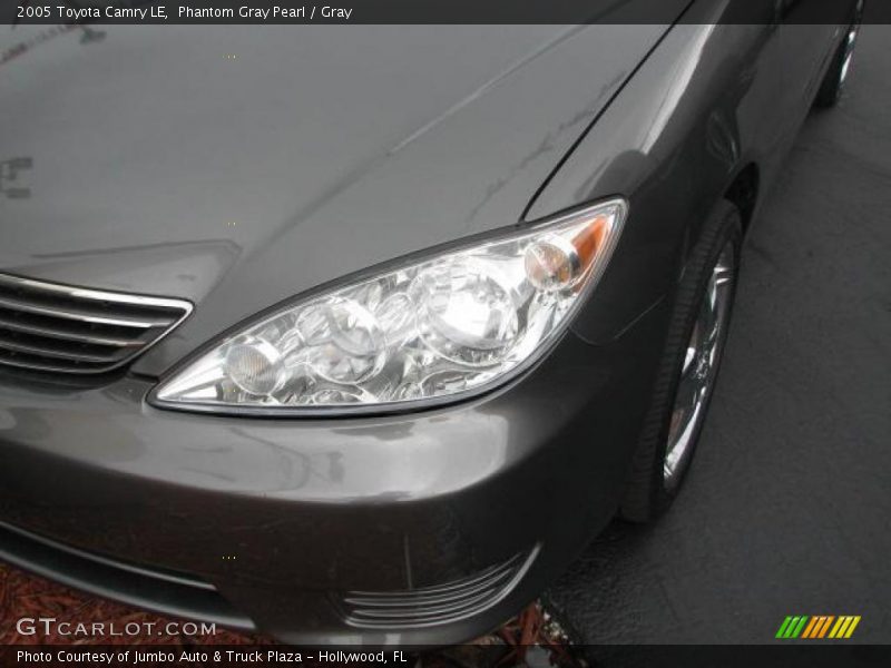 Phantom Gray Pearl / Gray 2005 Toyota Camry LE