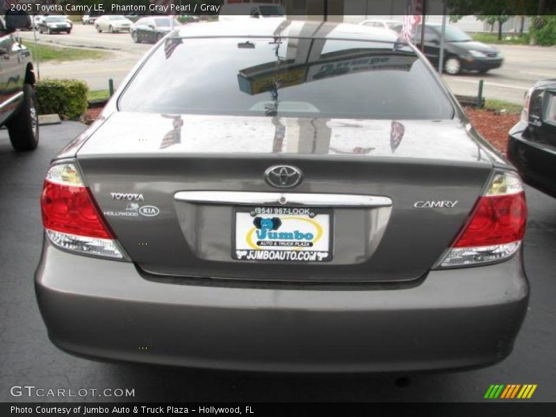Phantom Gray Pearl / Gray 2005 Toyota Camry LE