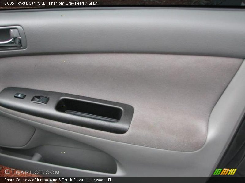 Phantom Gray Pearl / Gray 2005 Toyota Camry LE