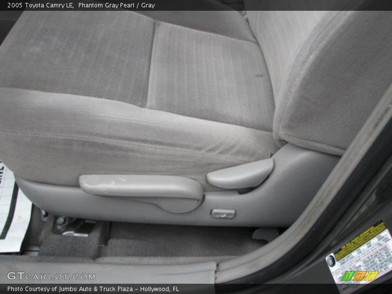 Phantom Gray Pearl / Gray 2005 Toyota Camry LE