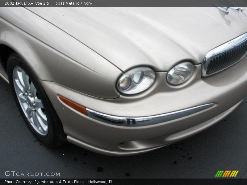 Topaz Metallic / Ivory 2002 Jaguar X-Type 2.5