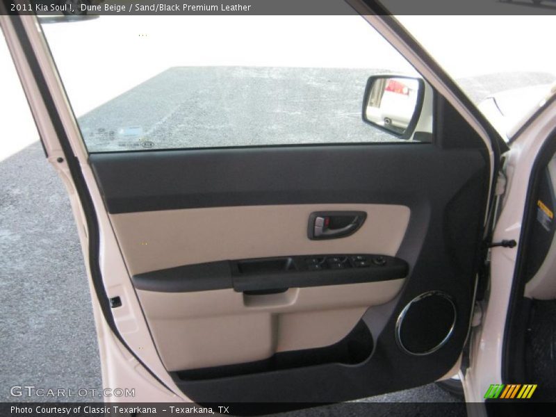 Dune Beige / Sand/Black Premium Leather 2011 Kia Soul !