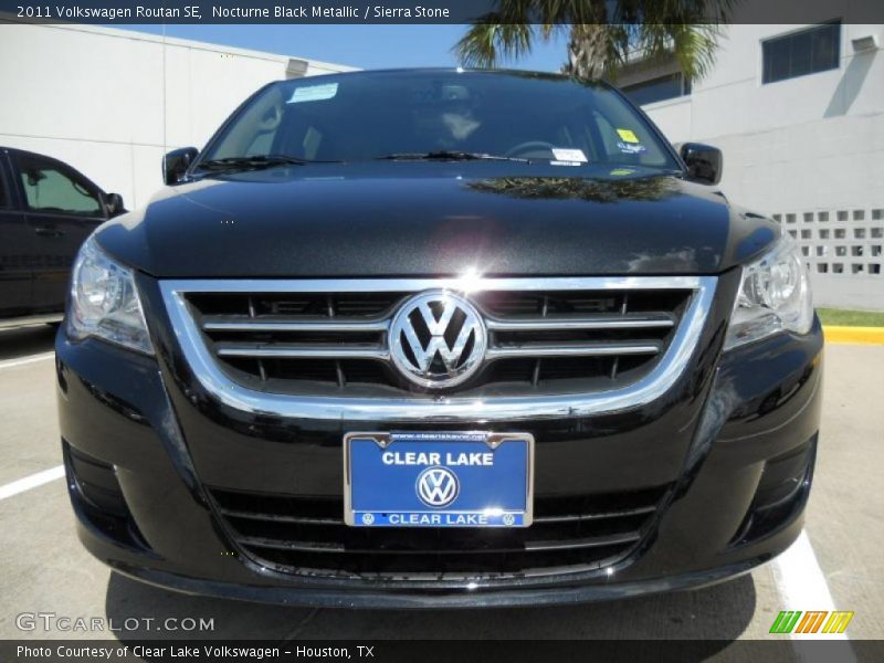 Nocturne Black Metallic / Sierra Stone 2011 Volkswagen Routan SE