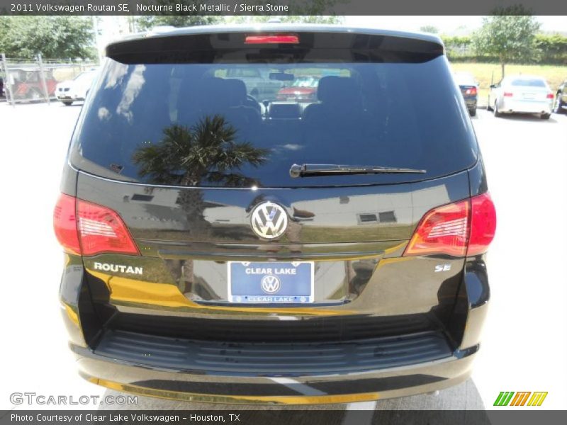 Nocturne Black Metallic / Sierra Stone 2011 Volkswagen Routan SE