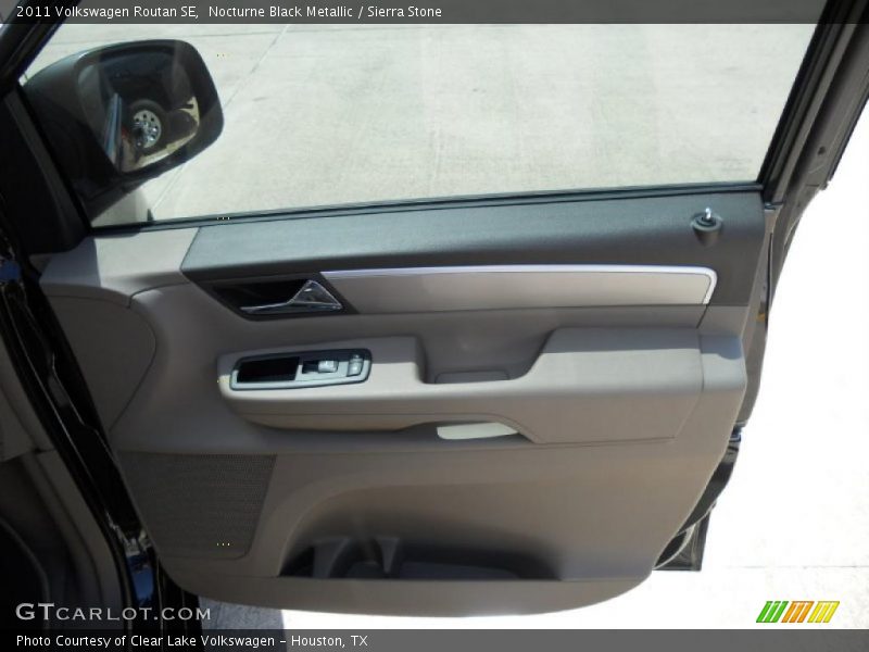 Nocturne Black Metallic / Sierra Stone 2011 Volkswagen Routan SE