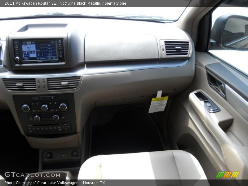 Nocturne Black Metallic / Sierra Stone 2011 Volkswagen Routan SE