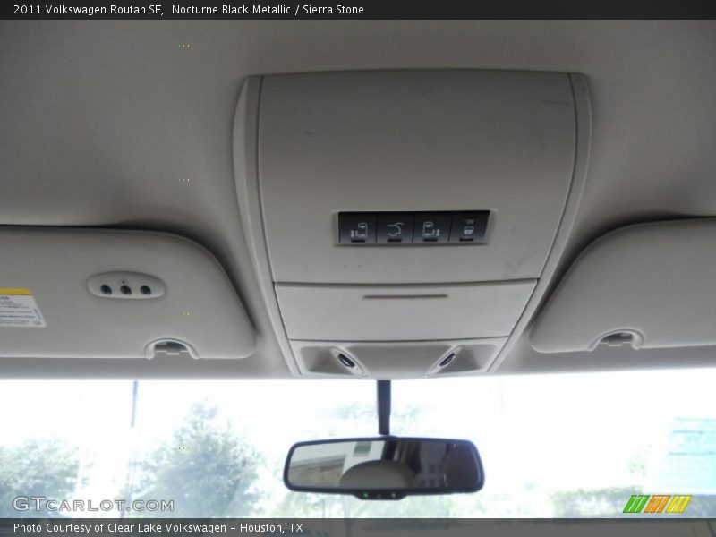 Nocturne Black Metallic / Sierra Stone 2011 Volkswagen Routan SE