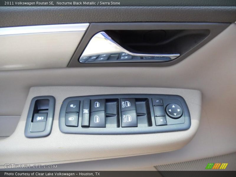 Nocturne Black Metallic / Sierra Stone 2011 Volkswagen Routan SE