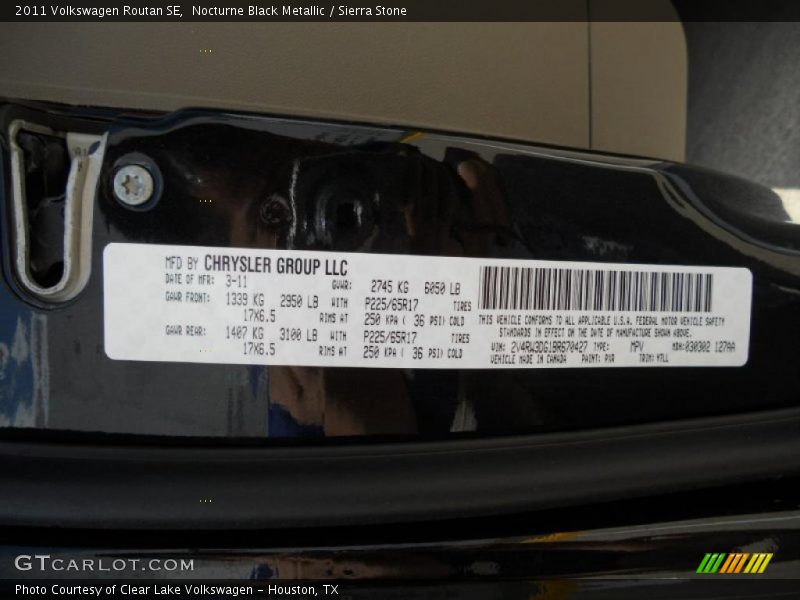 Nocturne Black Metallic / Sierra Stone 2011 Volkswagen Routan SE