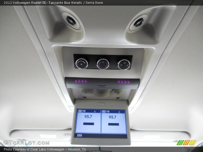 Tanzanite Blue Metallic / Sierra Stone 2011 Volkswagen Routan SE