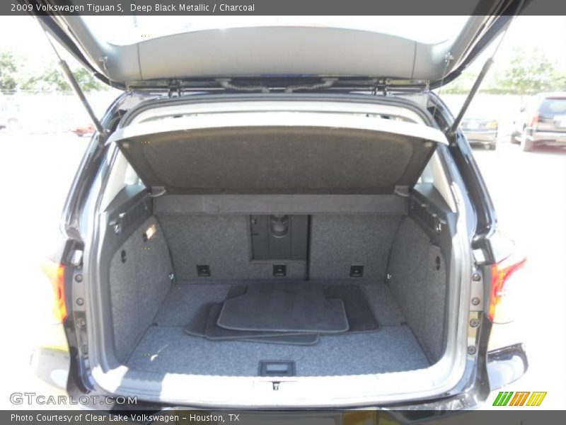Deep Black Metallic / Charcoal 2009 Volkswagen Tiguan S