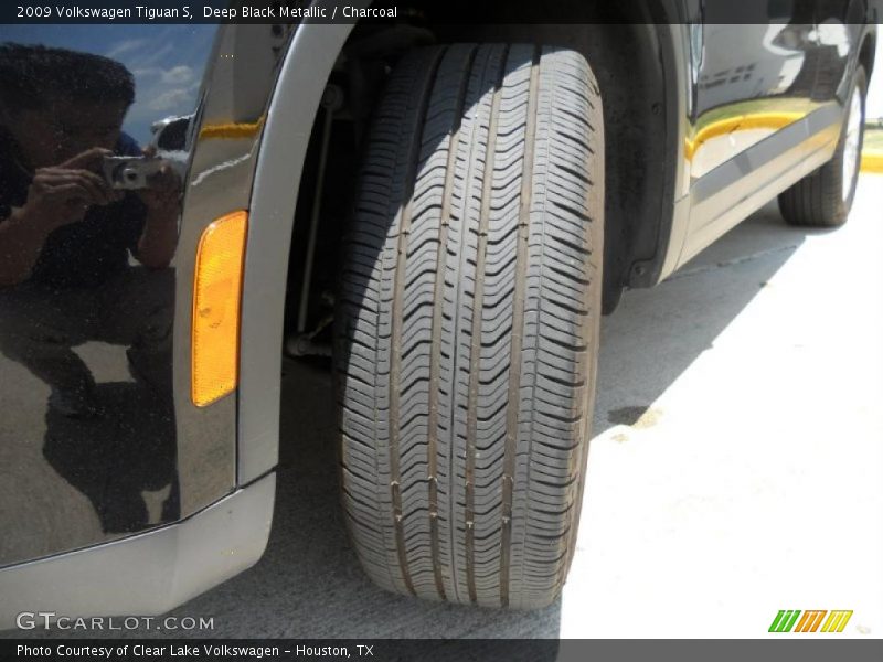 Deep Black Metallic / Charcoal 2009 Volkswagen Tiguan S