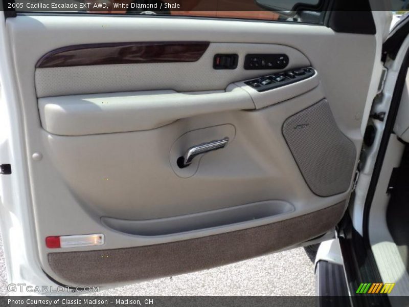 White Diamond / Shale 2005 Cadillac Escalade EXT AWD