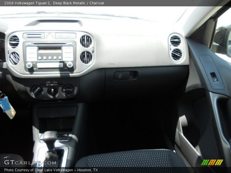 Deep Black Metallic / Charcoal 2009 Volkswagen Tiguan S