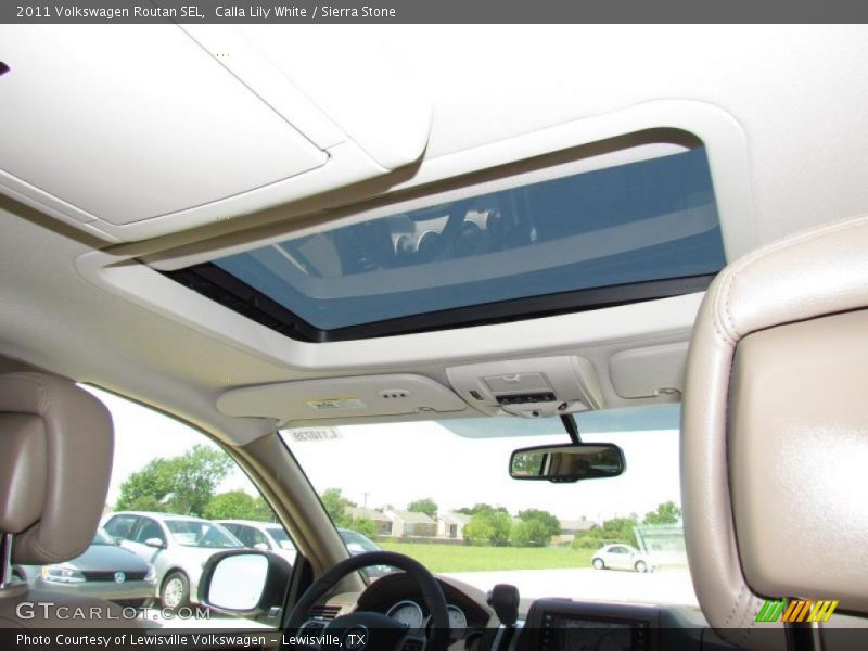 Calla Lily White / Sierra Stone 2011 Volkswagen Routan SEL