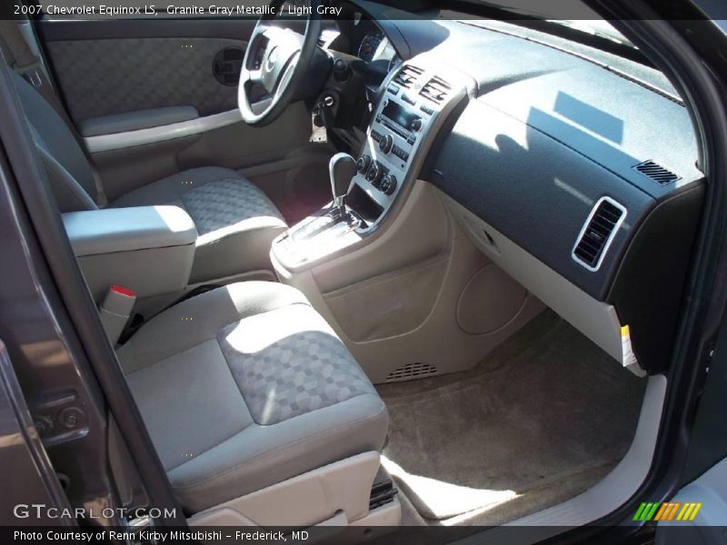 Granite Gray Metallic / Light Gray 2007 Chevrolet Equinox LS