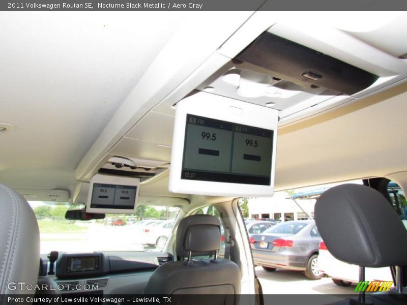 Nocturne Black Metallic / Aero Gray 2011 Volkswagen Routan SE