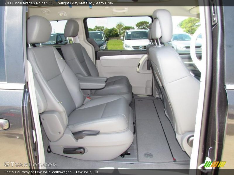 Twilight Gray Metallic / Aero Gray 2011 Volkswagen Routan SE
