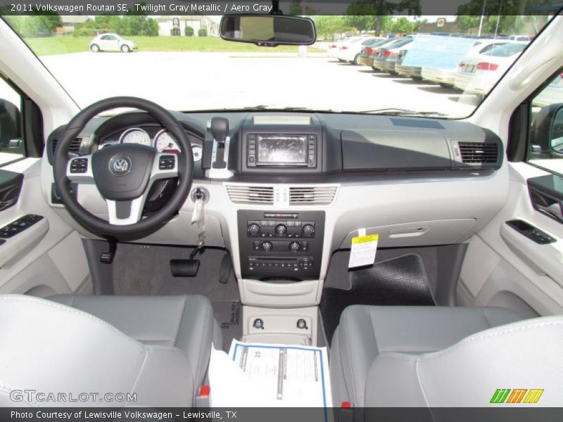 Twilight Gray Metallic / Aero Gray 2011 Volkswagen Routan SE