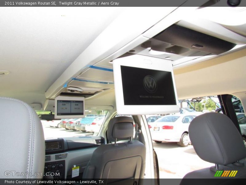 Twilight Gray Metallic / Aero Gray 2011 Volkswagen Routan SE