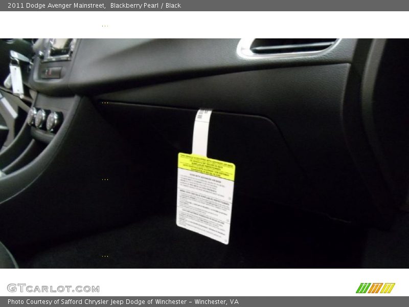 Blackberry Pearl / Black 2011 Dodge Avenger Mainstreet