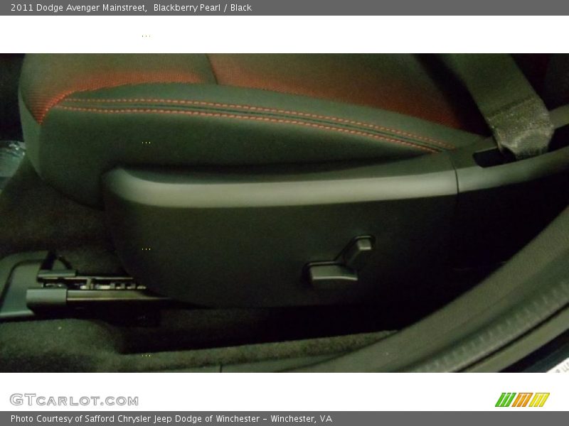 Blackberry Pearl / Black 2011 Dodge Avenger Mainstreet