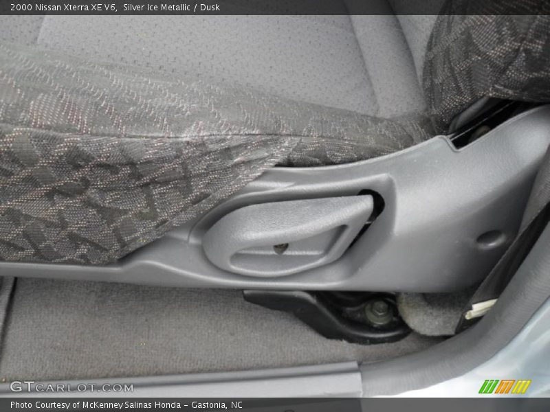 Silver Ice Metallic / Dusk 2000 Nissan Xterra XE V6