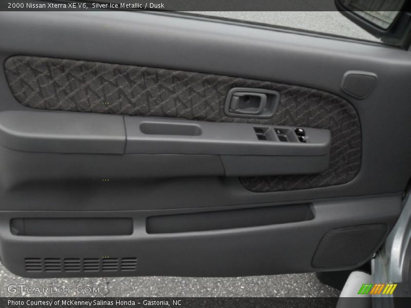 Silver Ice Metallic / Dusk 2000 Nissan Xterra XE V6