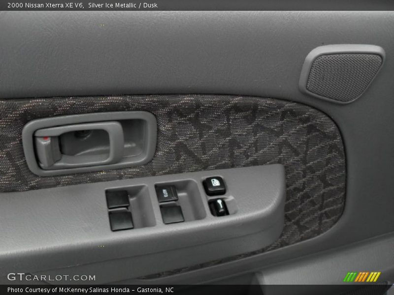 Silver Ice Metallic / Dusk 2000 Nissan Xterra XE V6