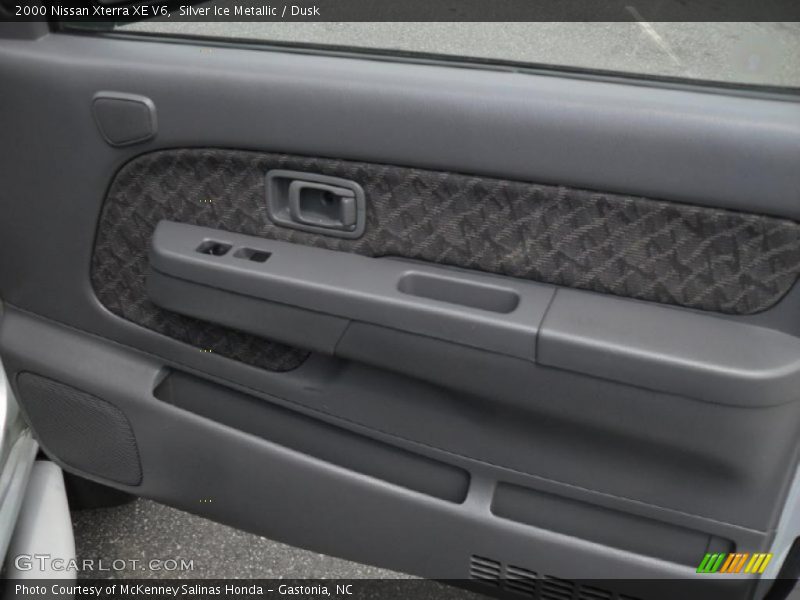 Silver Ice Metallic / Dusk 2000 Nissan Xterra XE V6