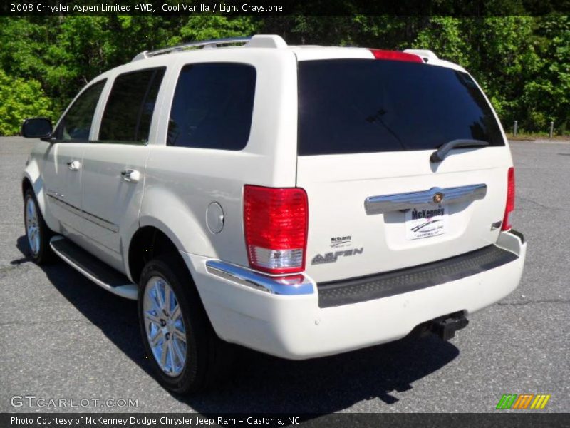 Cool Vanilla / Light Graystone 2008 Chrysler Aspen Limited 4WD