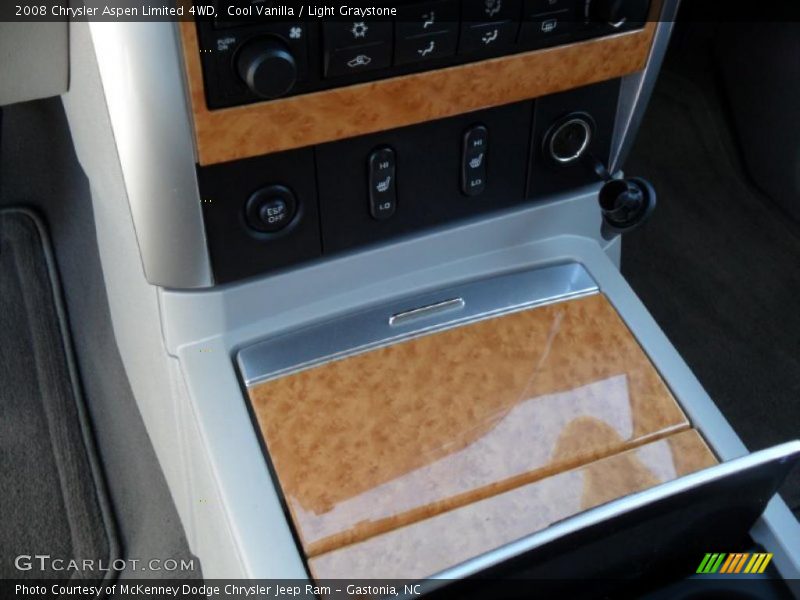 Cool Vanilla / Light Graystone 2008 Chrysler Aspen Limited 4WD